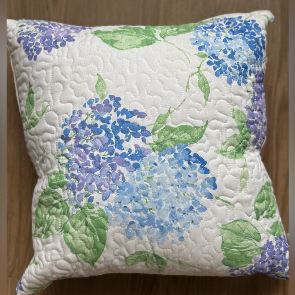 Rachel Zoe 18” Quilted Decorative Throw Pillow Hydrangeas Floral 100% Cotton